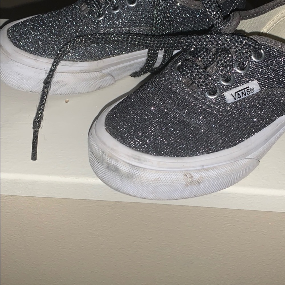 VANS - Picture 3 of 5